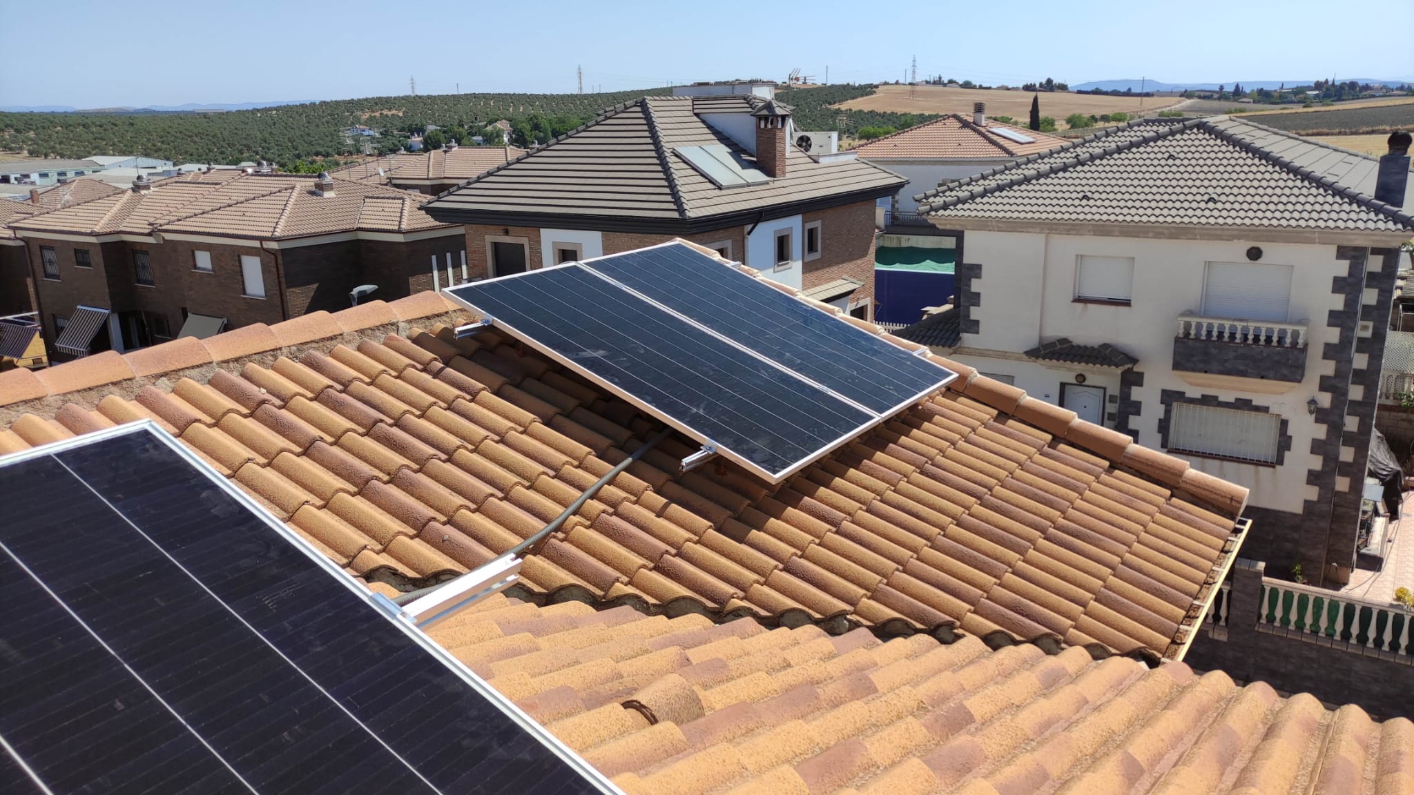 Instalación de Placas solares - detalle de aprovechamiento del tejado.